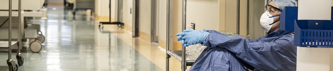 Eine Szene aus dem San-Salvatore-Krankenhaus im italienischen Pesaro während der COVID-19-Pandemie.