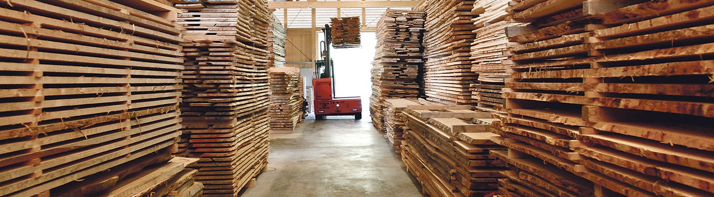 „Unser Holzreifehaus ist einem Weinkeller näher als einem üblichen Materiallager.“