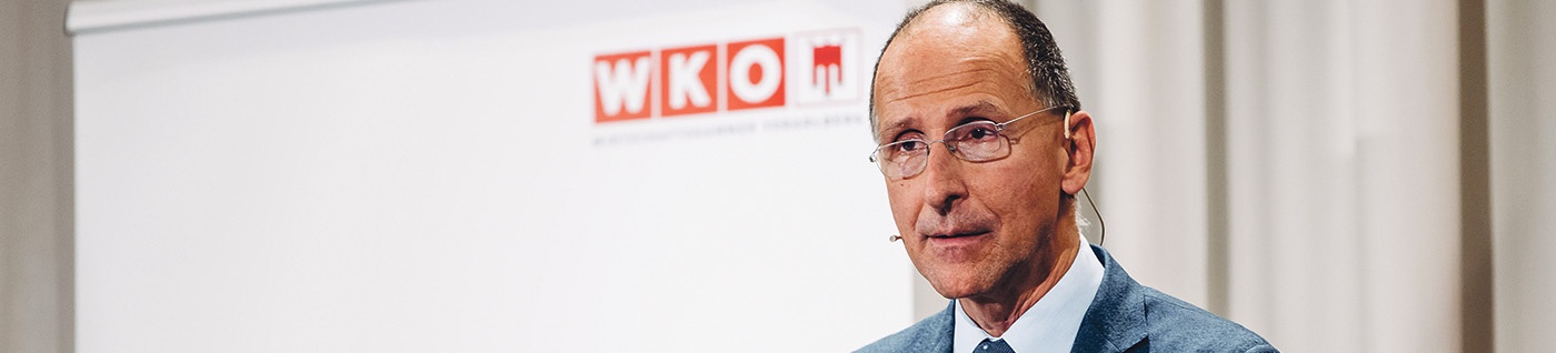 Politikwissenschaftler Peter Filzmaier bei seinem Vortrag in Götzis. Foto: Frederick Sams