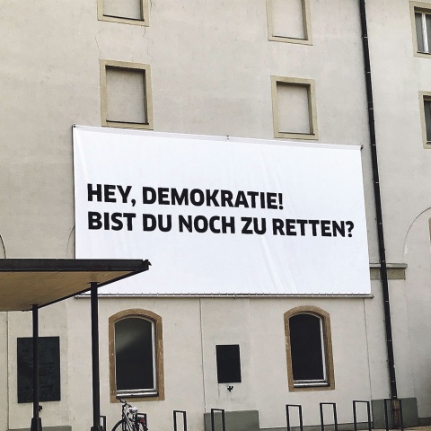 Landestheater, Bregenz, im heurigen Februar und die Sache mit der Demokratie: Eine in Zeiten der Pandemie hochaktuelle Frage.<br><br>Fotos: Andreas Dünser, Beigestellt