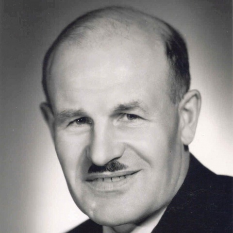 Ulrich Ilg, * 7. April 1905 in Dornbirn; † 9. Mai 1986 ebenda, Landeshauptmann von Vorarlberg von 1945 bis 1964.