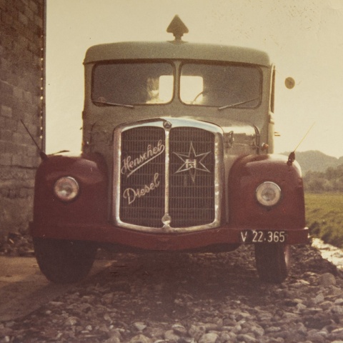 Der erste eigene Lkw 1961: ein Saurer mit Henschel-Motor und 95 PS.