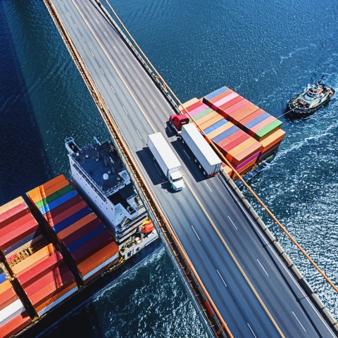 Auswirkunken globaler Wertschöpfungsketten: Technologien und Prozesse, die für eine effizientere Produktion dienlich sind, verbreiten sich weltweit. © istockphoto