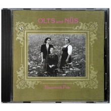 © Vorarlberger Landesbibliothek CD – Hausmusik Fink: Wilma Fink mit ihren Töchtern Evelyn und Isabella; ihr Markenzeichen ist der unkonventionelle Umgang mit Tradition und zeitgenössischen Elementen.