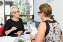 Beratungsgespräch beim AMS, Geschäftsstelle Dornbirn: Fachkräfte sind gefragt, doch oft unterscheiden sich Nachfrage- und Angebotsprofil deutlich.