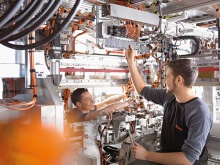 Blum bildet aktuell 266 Lehrlinge aus und schafft sich – wie andere Vorarlberger Unternehmen auch – die eigenen Fachkräfte.