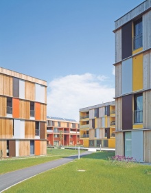 Höher und dichter in Holz: Diese Wohnanlage in Wien von Hermann Kaufmann erfüllt diese Kriterien.