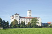 Ehemaliges Salvatorkolleg, Hörbranz: Möglichkeit zur Umsetzung eines innovativen Wohnquartiers. Infos unter www.kloster-se.at